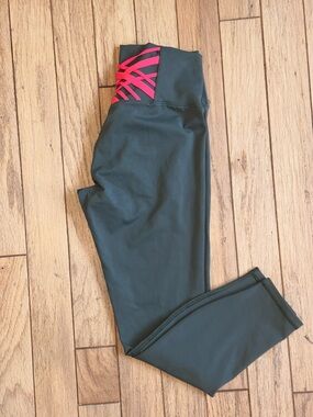 Fabletics Powerhold 7/8 Leggings